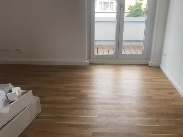 lichtdurchflutete 3 Zimmer Wohnung mit Garten und Garage
