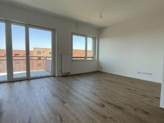 Lichtdurchflutete 3 Zimmer Wohnung mit großem Balkon