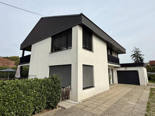 Lichtdurchflutete 3 Zimmer Wohnung mit großzügigem Gartenanteil im Zentrum von Pasching