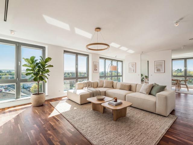 Lichtdurchflutete 3 Zimmer Wohnung mit Penthouse Flair und Alpenblick