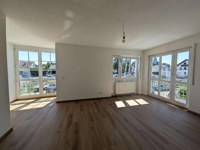 Lichtdurchflutete 3 Zimmer Wohnung mit Süd Wintergarten und Waldblick am Ebersberger Forst