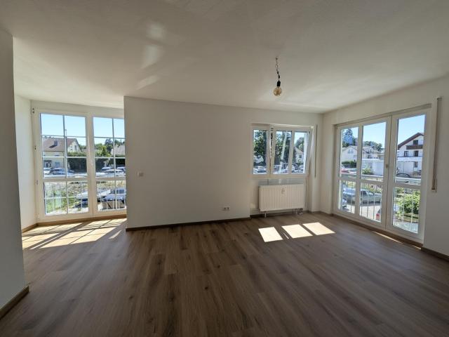 Lichtdurchflutete 3 Zimmer Wohnung mit Süd Wintergarten und Waldblick am Ebersberger Forst