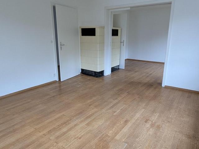 Lichtdurchflutete 3 Zimmer Wohnung in Stadtrandlage