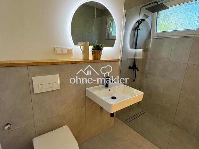 Lichtdurchflutete 3 Zimmer Wohnung komplett saniert & mit Balkon