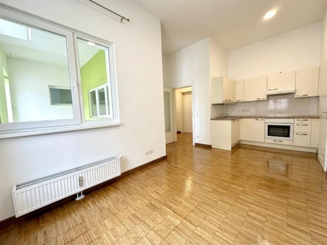 LICHTDURCHFLUTETE 3 ZIMMER WOHNUNG | IHR NEUES ZUHAUSE I ROTO IMMOBILIEN