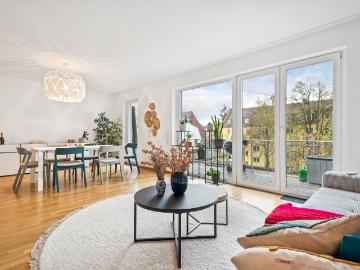 Lichtdurchflutete 3 Zimmer Wohnung