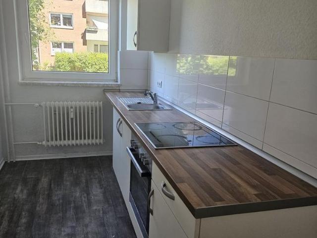 Lichtdurchflutete 3 Zimmer Erdgeschoss Wohnung ca. 67,84m² mit Loggia