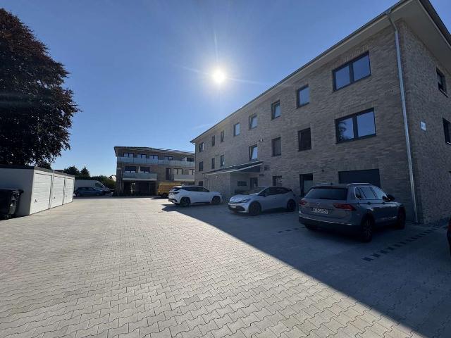 Lichtdurchflutete 3 Zimmer Penthousewohnung mit großzügiger Dachterrasse