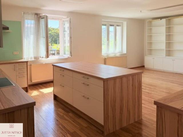 Lichtdurchflutete 3 Zimmerwohnung mit Balkon 1100 Wien