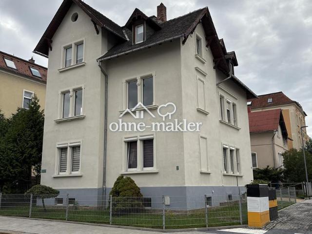Lichtdurchflutete 3 Zimmerwohnung mit Balkon und modernem Bad