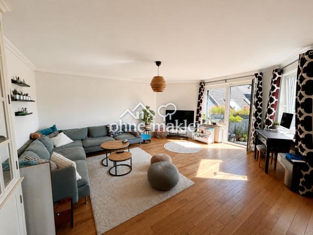 Lichtdurchflutete 3 Zimmerwohnung mit Balkon und Tiefgaragenstellplatz