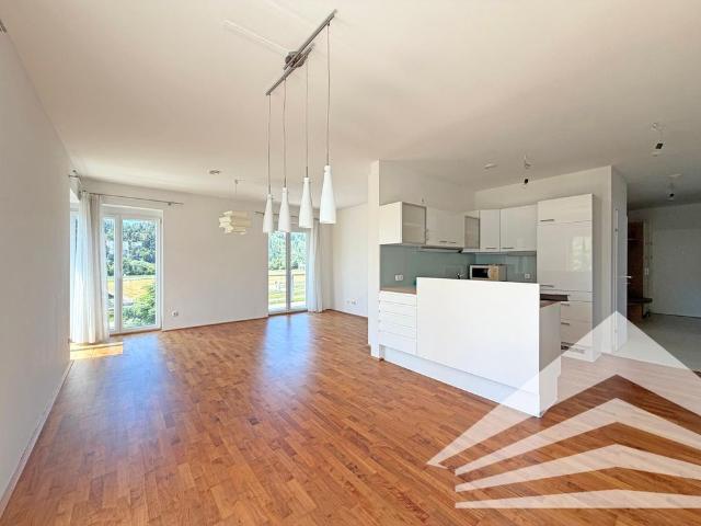 Lichtdurchflutete 3 Zimmerwohnung mit Sonnenterrasse in Walding