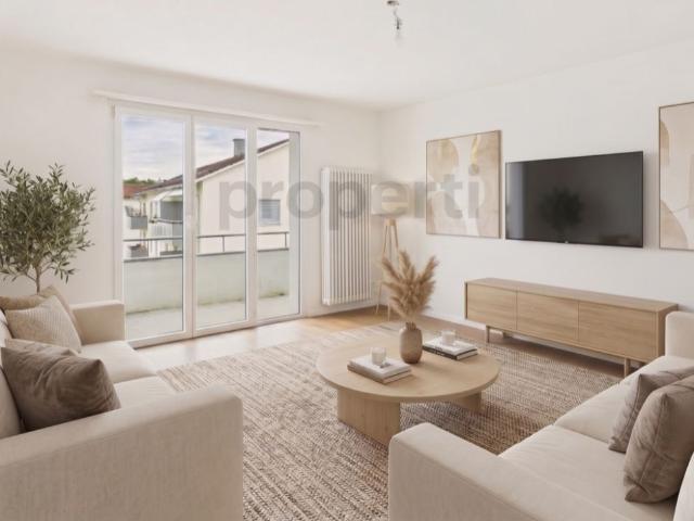 Lichtdurchflutete 3.5 Zi. Attikawohnung in Stachen Frisch renoviert, mit Balkon & Parkplatz Nähe Bodensee