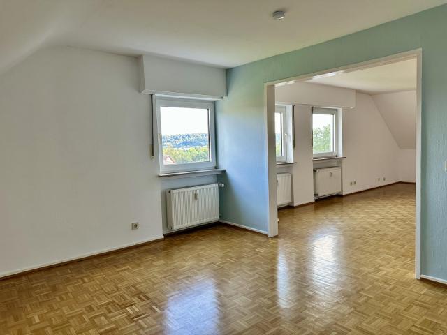 Lichtdurchflutete 3,5 Zi Dachgeschosswohnung mit Panoramablick auf der Bellevue