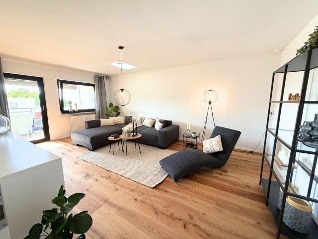 Lichtdurchflutete 3,5 Zimmer Wohnung in Waiblingen frisch renoviert