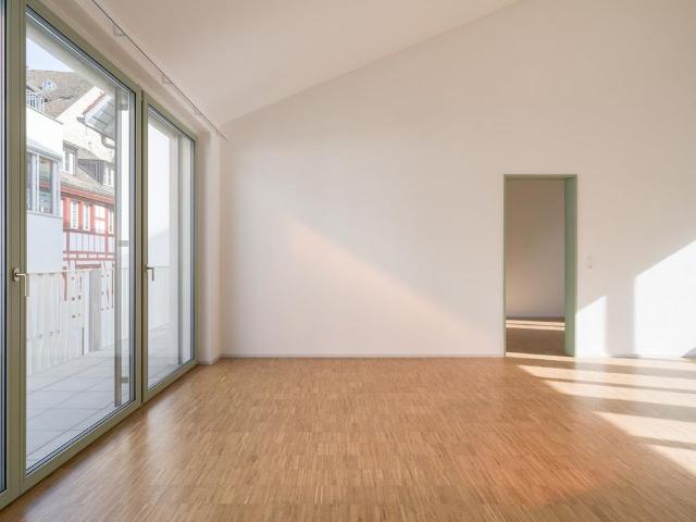 Lichtdurchflutete 3.5 Zimmer Wohnung mit Terrasse in der Altstadt