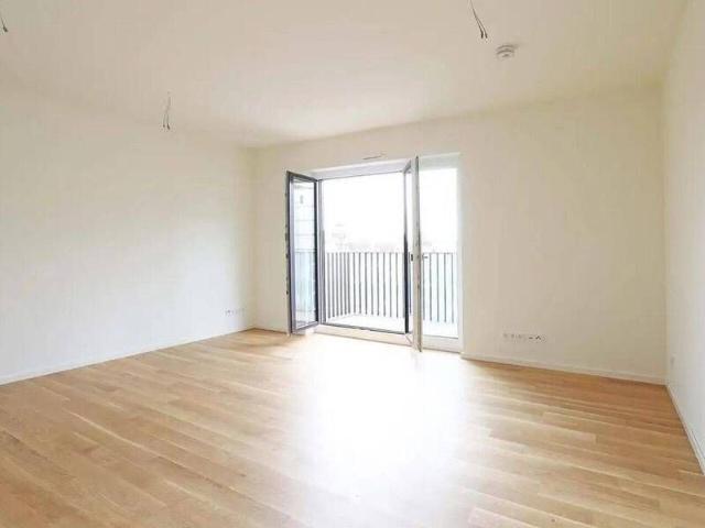 Lichtdurchflutete Traumwohnung, herrlicher Ausblick und Westbalkon für Paare
