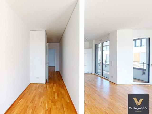 Lichtdurchflutete und großzügig geschnittene 3 Zimmer Wohnung mit Dachterrasse und Loggia!