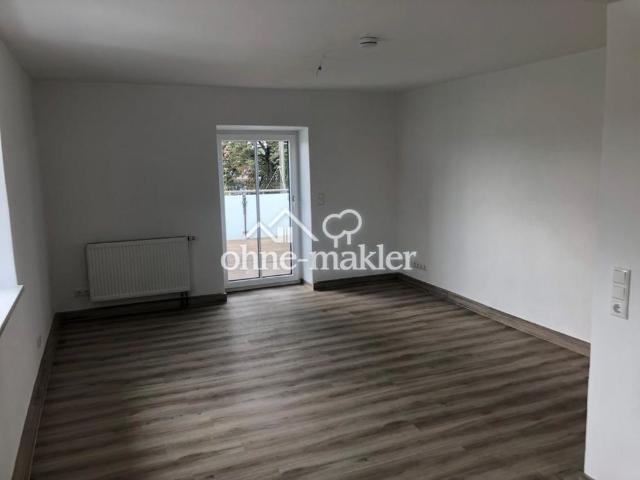 Lichtdurchflutete und neu renovierte 3,5 Zimmer Wohnung mit Terrasse und EBK Nr. 4