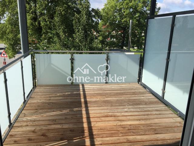 Lichtdurchflutete und neu renovierte 3,5 Zimmer Wohnung mit Terrasse und EBK Nr. 4