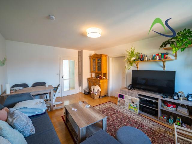 Lichtdurchflutete Vierzimmerwohnung in Innenstadtnähe mit Balkon