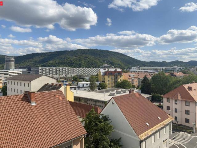 Lichtdurchflutete Westbalkon Wohnung mit traumhafter Aussicht!