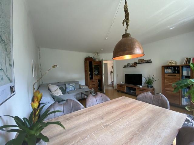Lichtdurchflutete Wohnung mit Terrasse i.