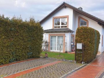 Etagenwohnung mieten in Niederkleen - Balkon