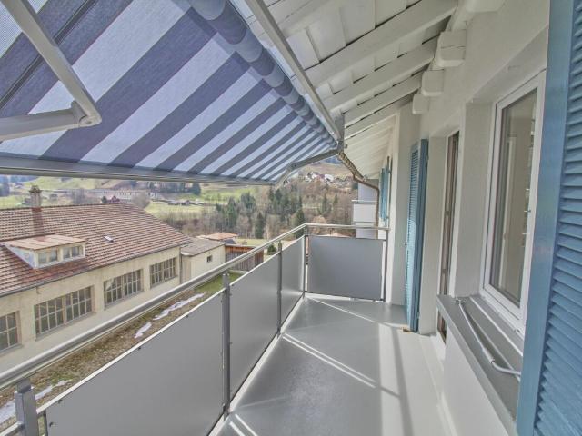 Lichtdurchflutete Wohnung mit Balkon und schöner Aussicht