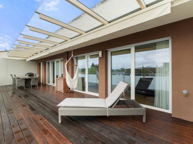 Lichtdurchflutete Wohnung mit Luxus Terrasse