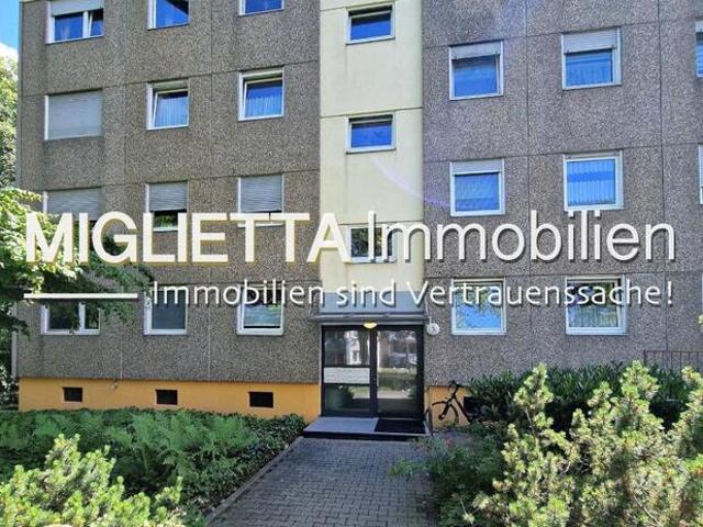 Lichtdurchflutete Wohnung mit Südbalkon in familienfreundliche Lage