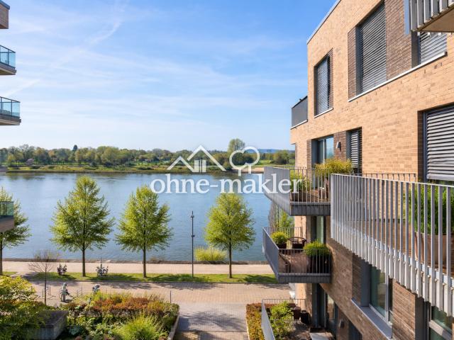 LICHTDURCHFLUTETE WOHNUNG IM 3.OG MIT WESERBLICK IN 1. REIHE BEZUGSFREI AKTUELL FERIENWOHNUNG