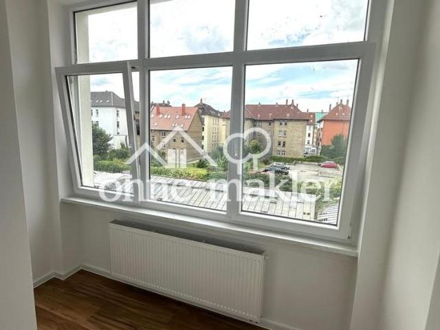 Lichtdurchflutete Altbauwohnung mit Einbauküche und Loggia Erstbezug nach Sanierung