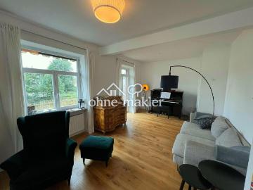 Lichtdurchflutete Altbauwohnung mit Gartenblick, Balkon, Kamin& Aufzug – ruhige Bestlage