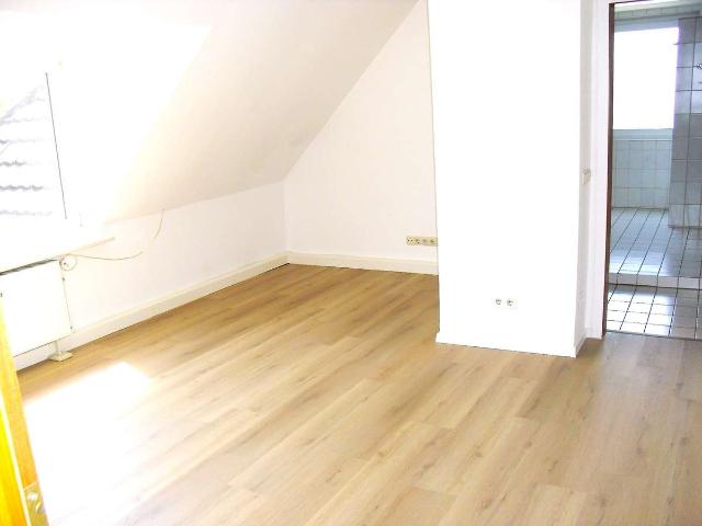 Lichtdurchflutete ansprechende ca. 75 m² DG. Wo. max. 2 Personen