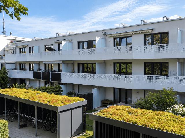 Lichtdurchflutete Dachgeschosswohnung mit Balkon in Neuhadern