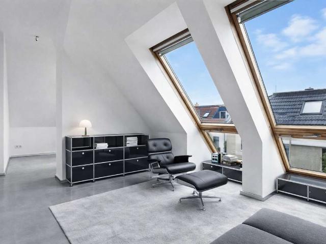 Lichtdurchflutete Dachgeschosswohnung mit Cabrio Dachfenster in Leipzig Connewitz!