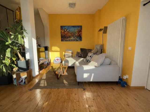 Lichtdurchflutete Dachgeschosswohnung mit Loftcharakter und Dachterrasse in Alt Tegel