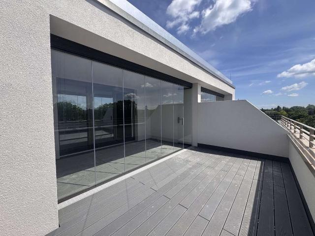 Lichtdurchflutete Dachgeschosswohnung mit sonniger Terrasse im Herzen von Eltville