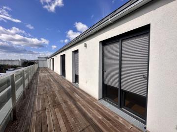 Lichtdurchflutete Dachgeschosswohnung zum Kauf, bis 2028 vermietet