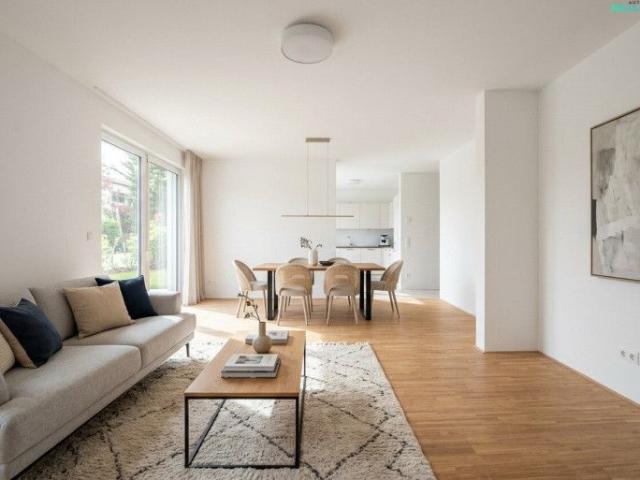 Lichtdurchflutete DG Wohnung mit exklusivem Schneebergblick