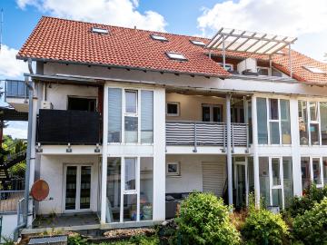 Lichtdurchflutete Erdgeschosswohnung mit Wintergarten & Süd Terrasse in gefragter Wohnlage