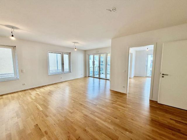 Lichtdurchflutete Etagenwohnung mit großzügigem Balkon
