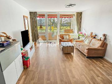 Lichtdurchflutete Familienwohnung mit sonniger Loggia, 4 Zimmern und gepflegter Ausstattung