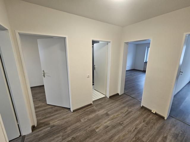 Lichtdurchflutete, frisch modernisierte 3 Zimmer Wohnung in Stolberg Büsbach