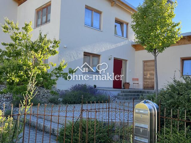 Lichtdurchflutete Maisonette mit eigenem Garten & zwei Terrassen in ruhiger Lage, Waldnähe