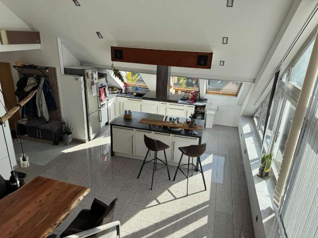 Lichtdurchflutete Maisonette mit Kamin, Glasfront, Terrasse und Weitblick, 100 m² in Gronenborn
