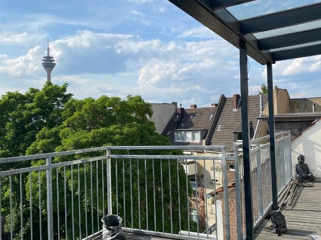 Lichtdurchflutete Maisonette · große Terrasse · Rheinturmblick 699.000 € ·