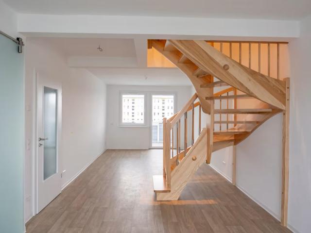 lichtdurchflutete Maisonette Wohnung mit Fußbodenheizung + Sonnenbalkon am Zeisigwald!