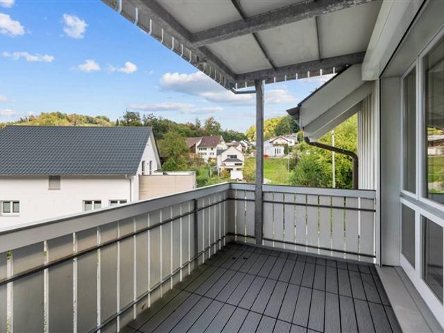 Lichtdurchflutete Maisonettewohnung an idyllischer Lage mit Balkon!